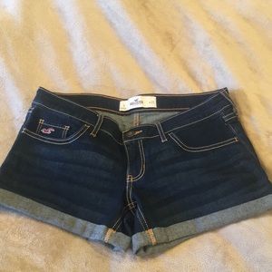 NWOT size 5 Hollister Shorts!